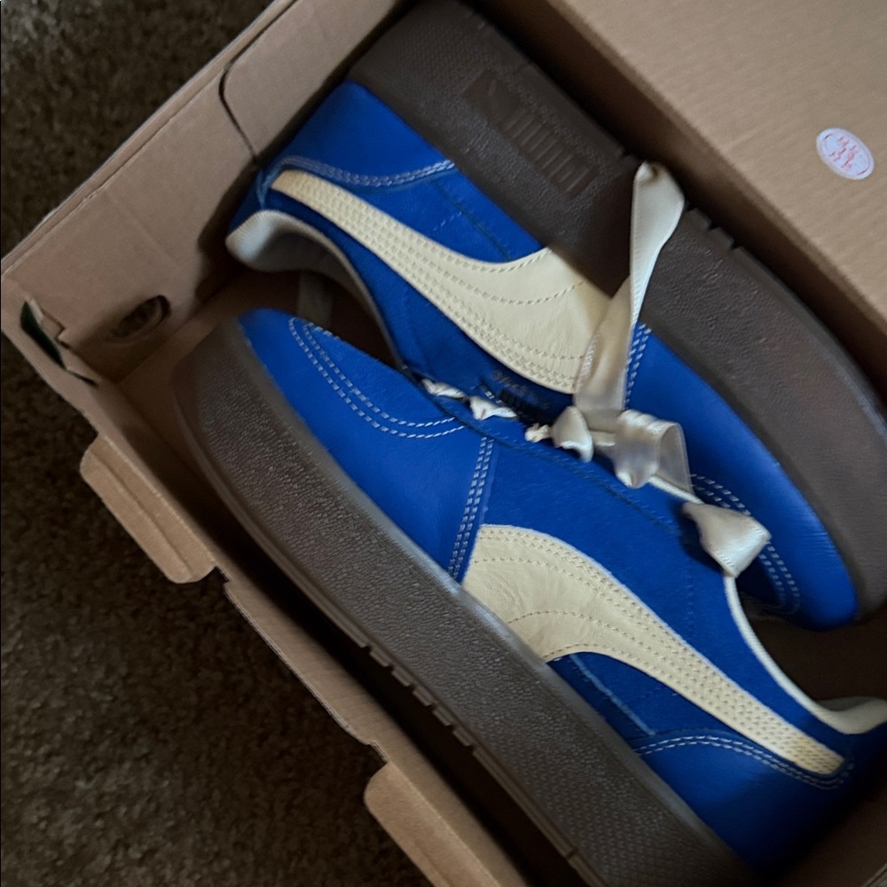Puma Polmero platform Blue and Cream Platform Sneakers with Brown Sole